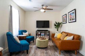Madrona's Cottage B- Fully fenced and pet friendly